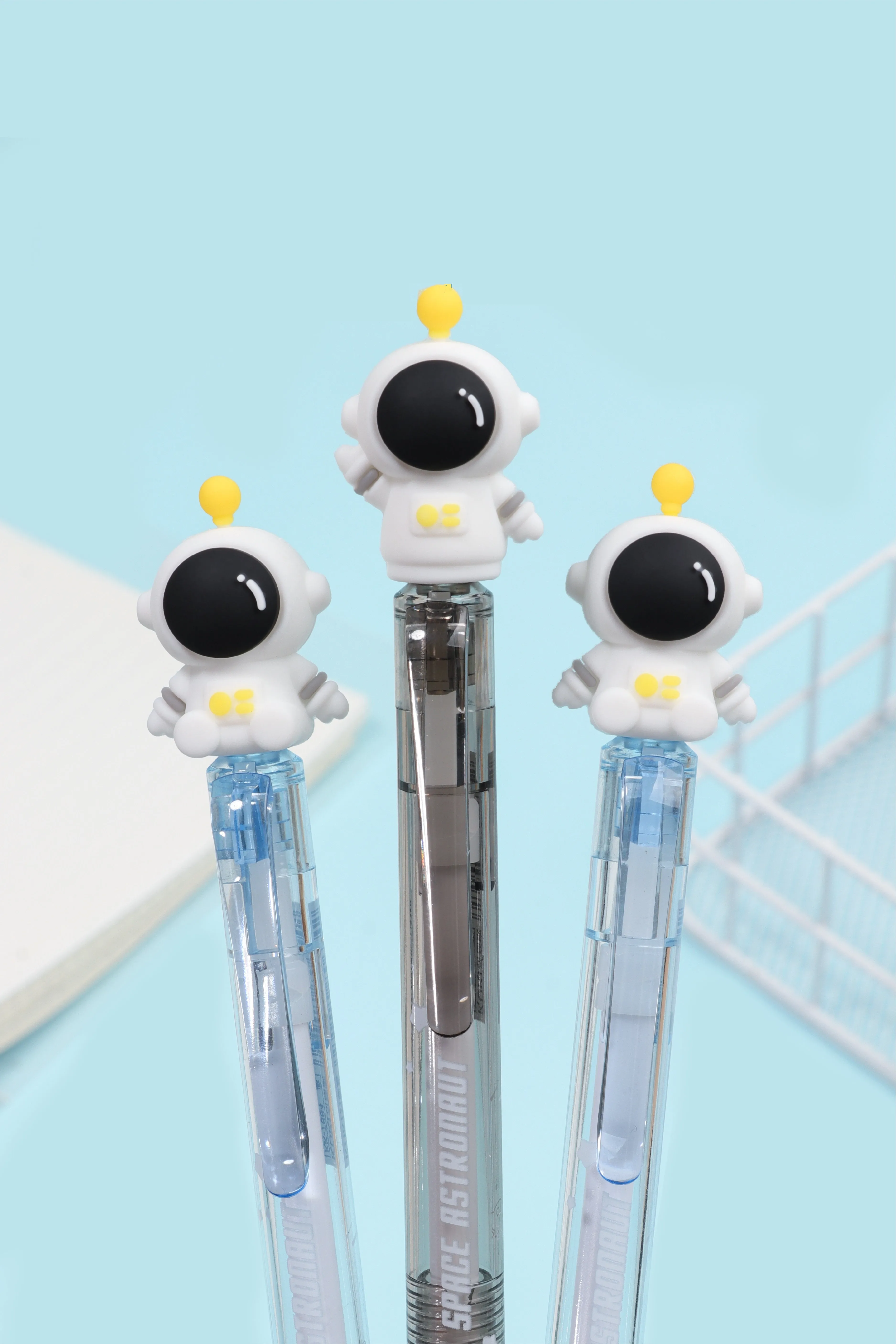 226152 ASTRONAUT RETRACTABLE GEL PEN-17