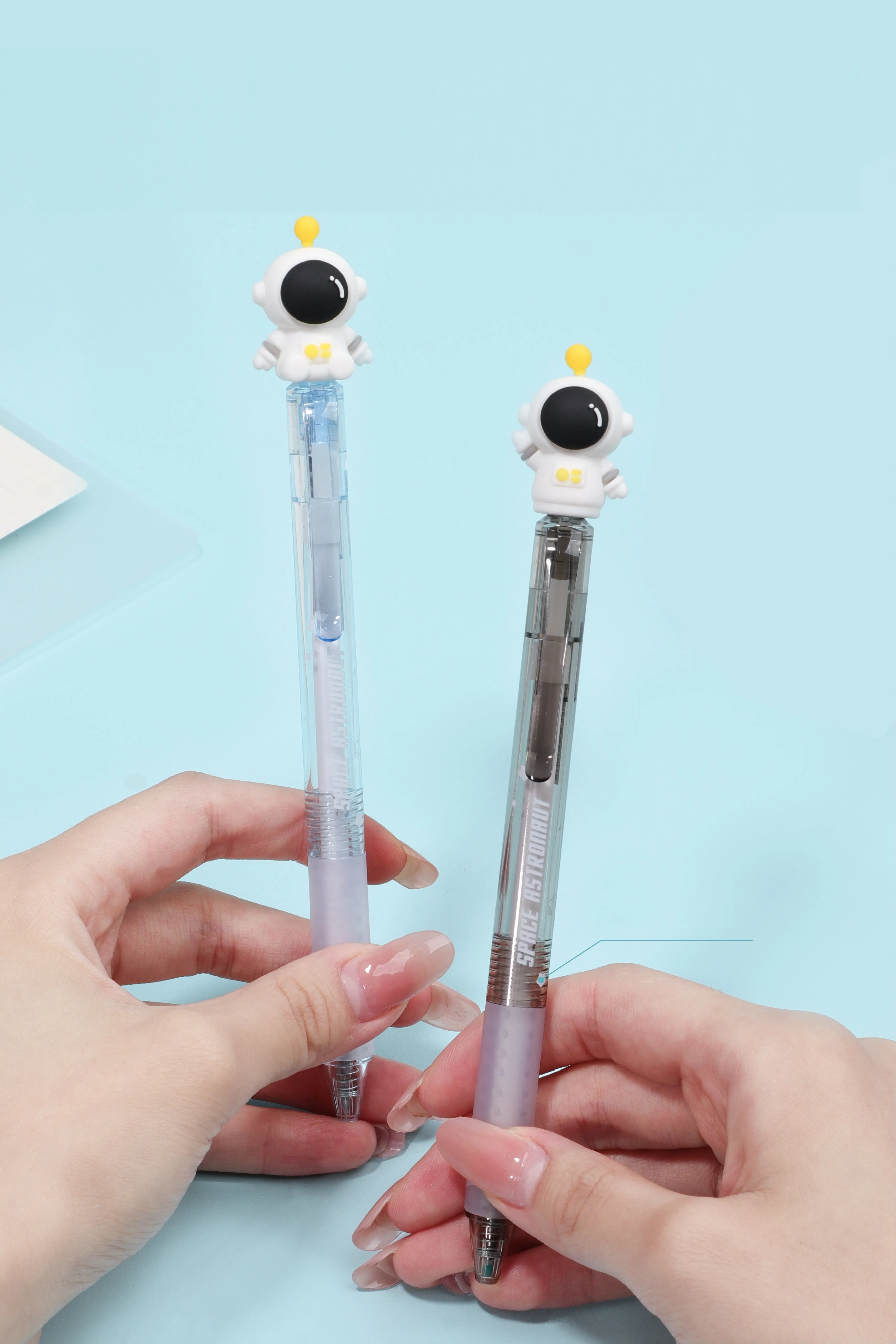 226152 ASTRONAUT RETRACTABLE GEL PEN-17