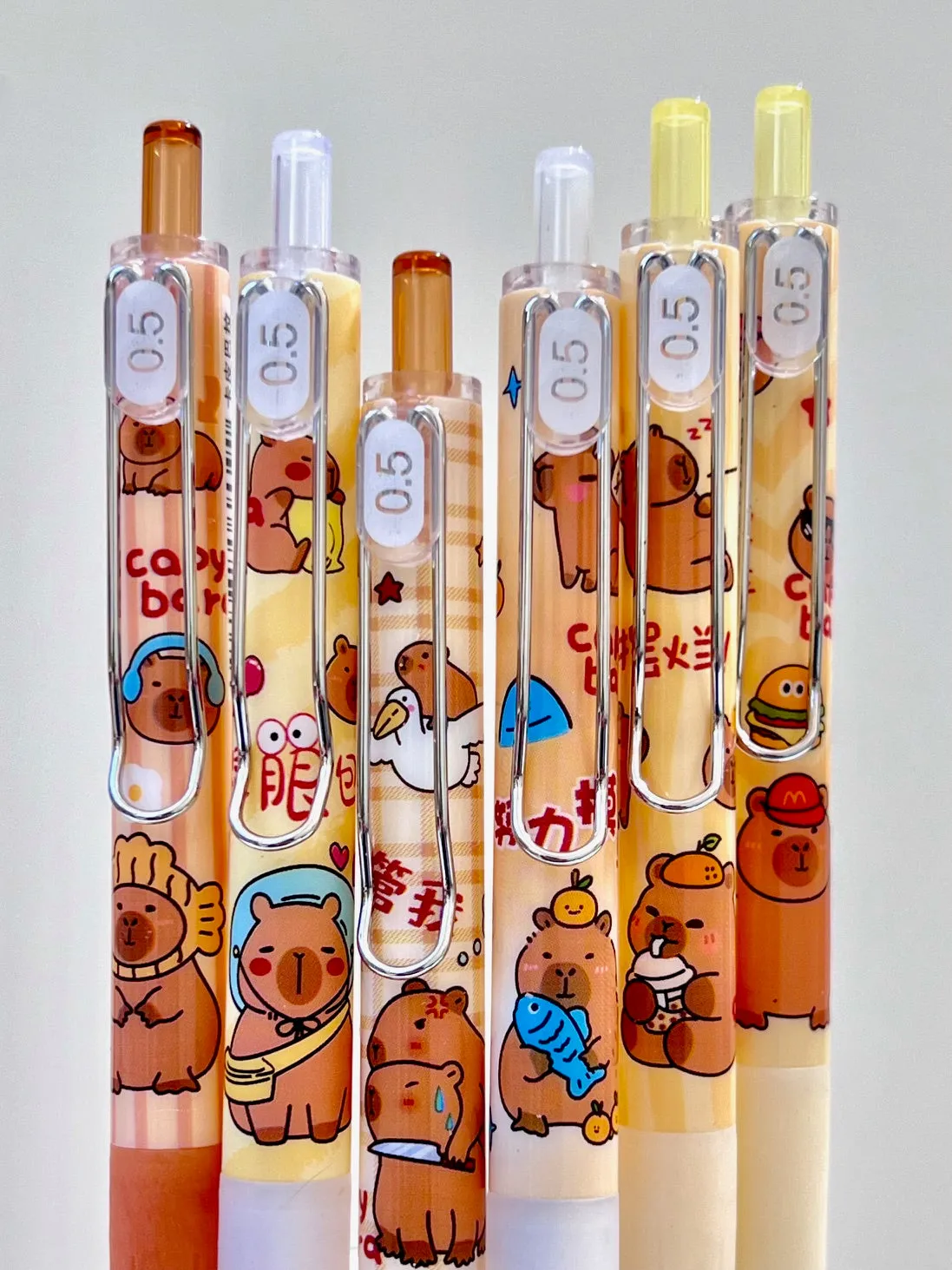 22637 CAPYBARA BLIND BOX GEL PEN-36