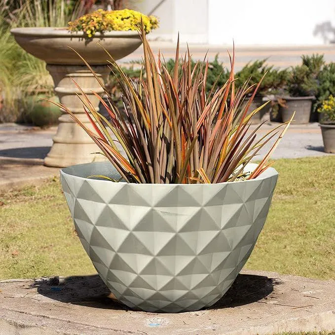 SG Traders™  Diamond Cut Planters